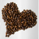 Сердце из зерен кофе